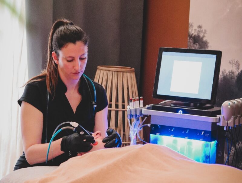Soin Hydrafacial, soin de la peau médico-ésthétique